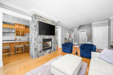 16 Quinns Way Mashpee MA 02649