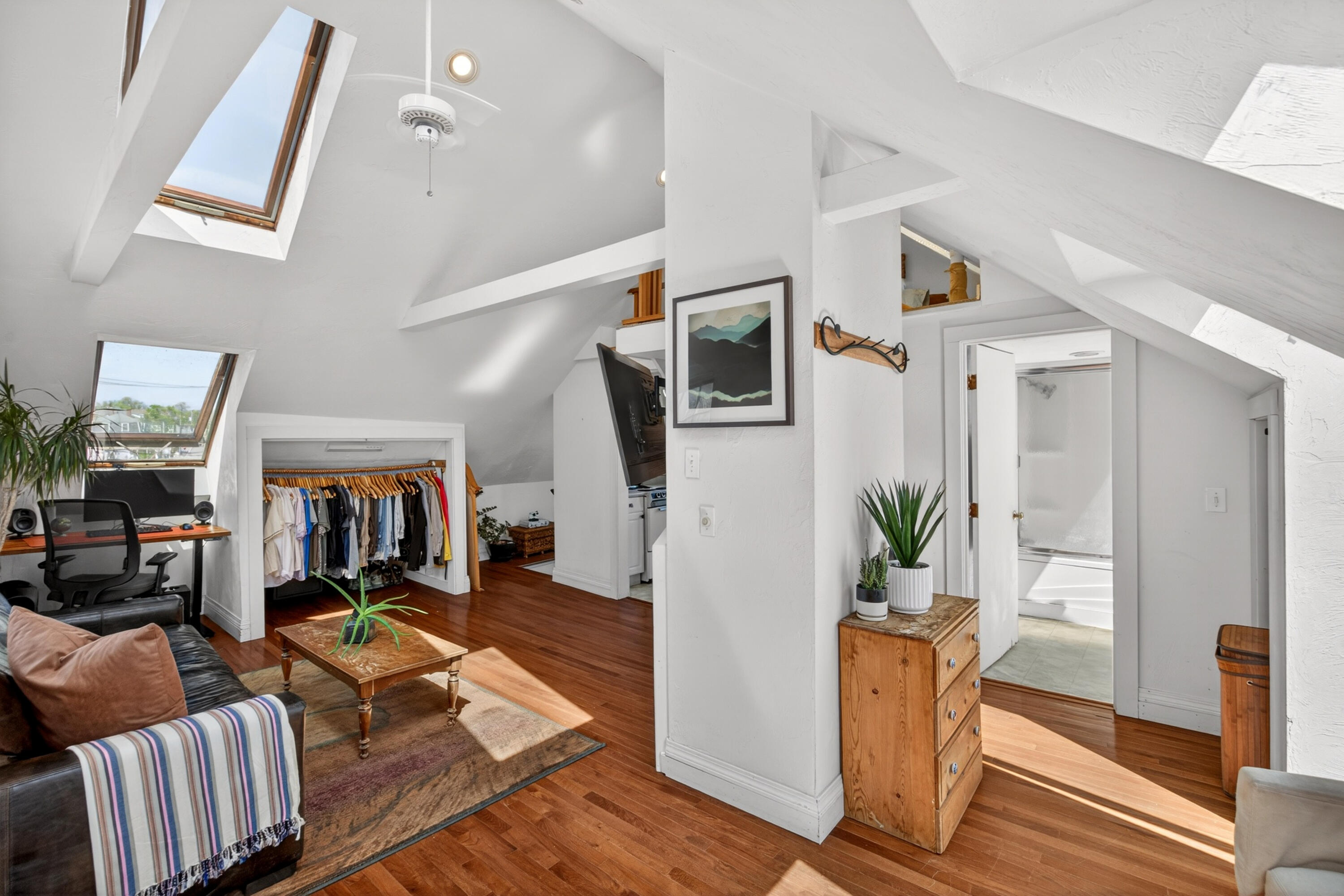 127 Bradford Street Provincetown MA 02657