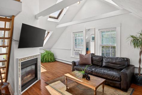 127 Bradford Street Provincetown MA 02657