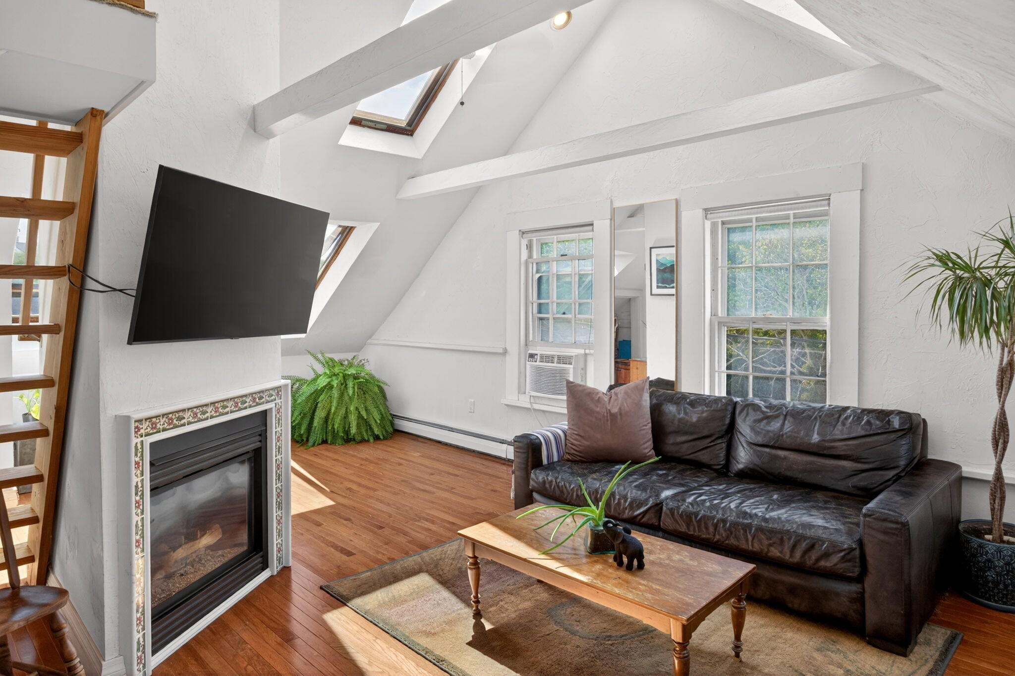 127 Bradford Street Provincetown MA 02657
