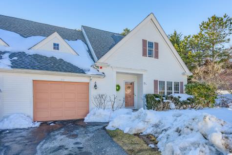 22 Stratford Ridge Mashpee MA 02649
