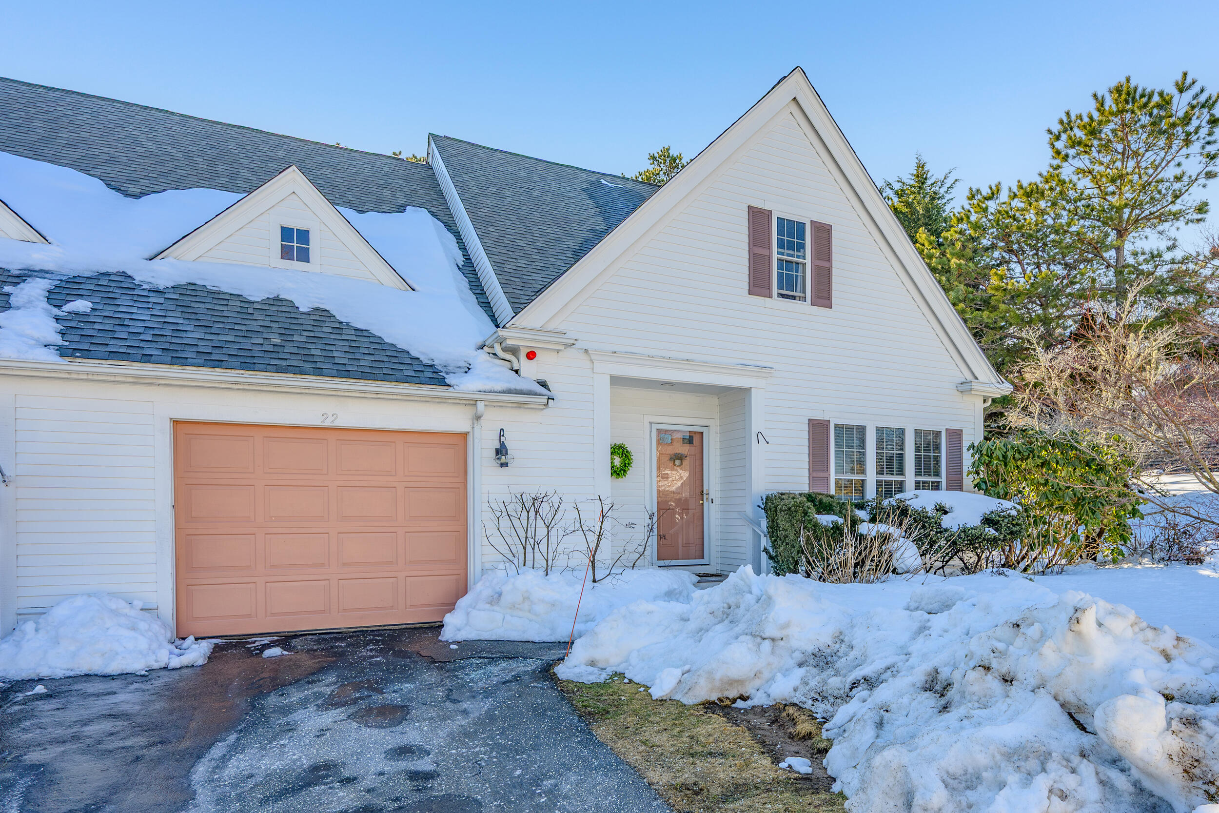 22 Stratford Ridge Mashpee MA 02649