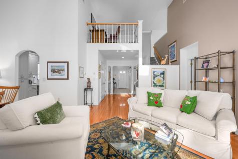 22 Stratford Ridge Mashpee MA 02649