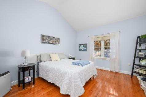 22 Stratford Ridge Mashpee MA 02649