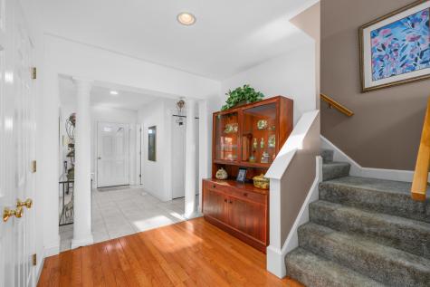 22 Stratford Ridge Mashpee MA 02649