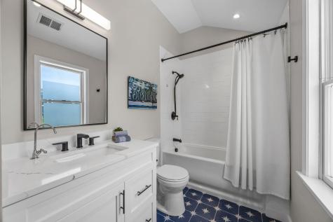 50A Harry Kemp Way MA 02657