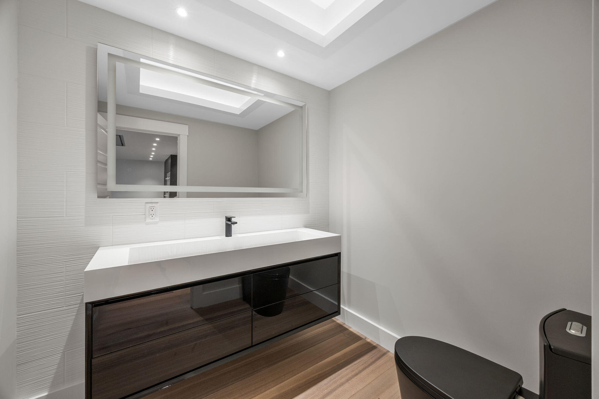 404 Commercial Street Provincetown MA 02657