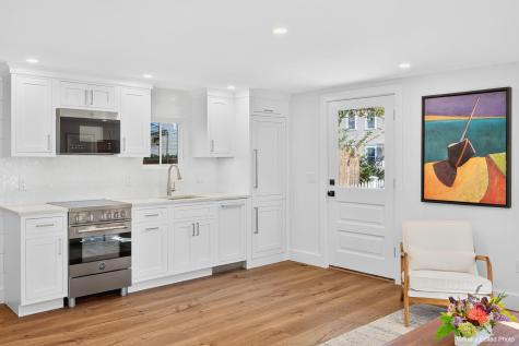 10 Bradford Street Provincetown MA 02657