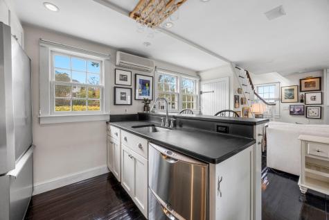 26 Pleasant Street Provincetown MA 02657