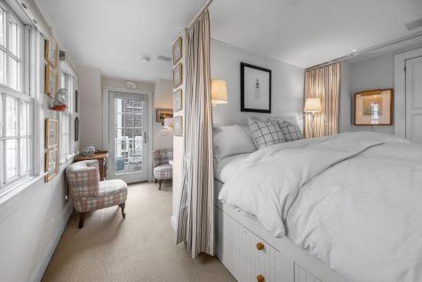 26 Pleasant Street Provincetown MA 02657