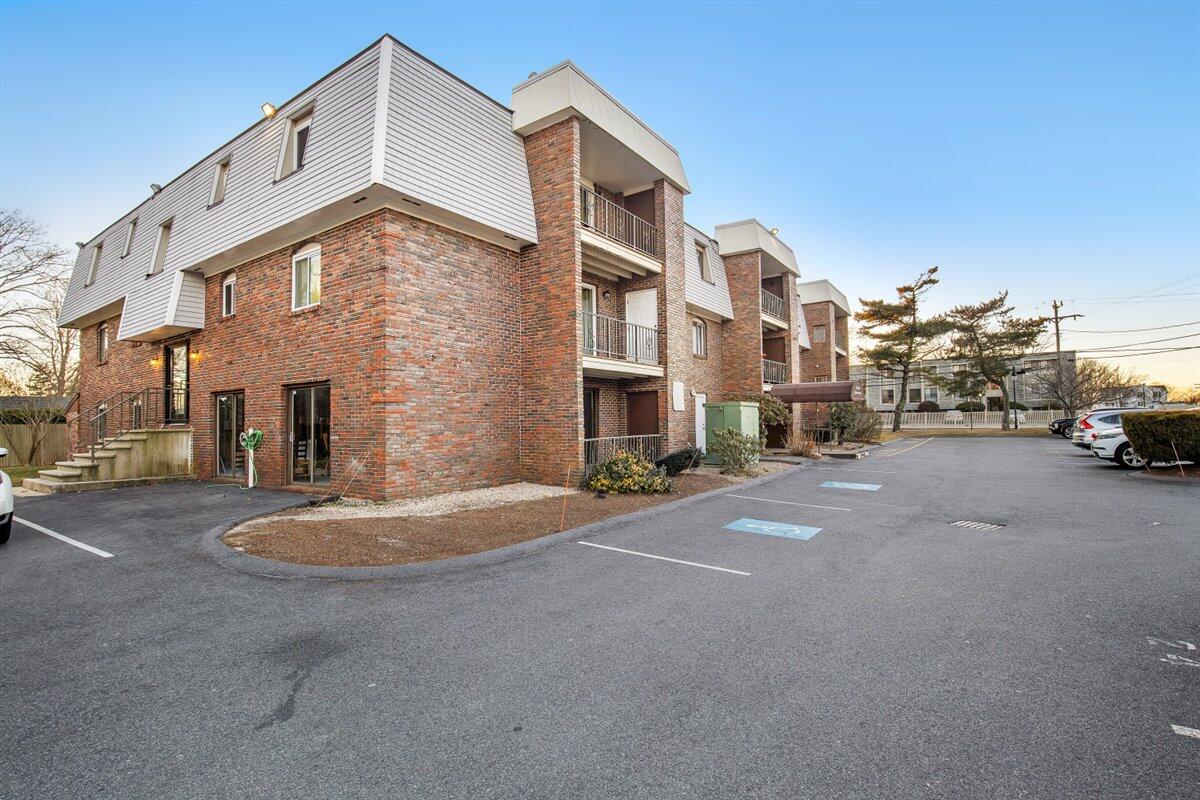 15 Oak Neck Road Hyannis MA 02601