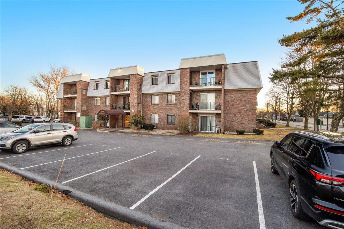 15 Oak Neck Road Hyannis MA 02601