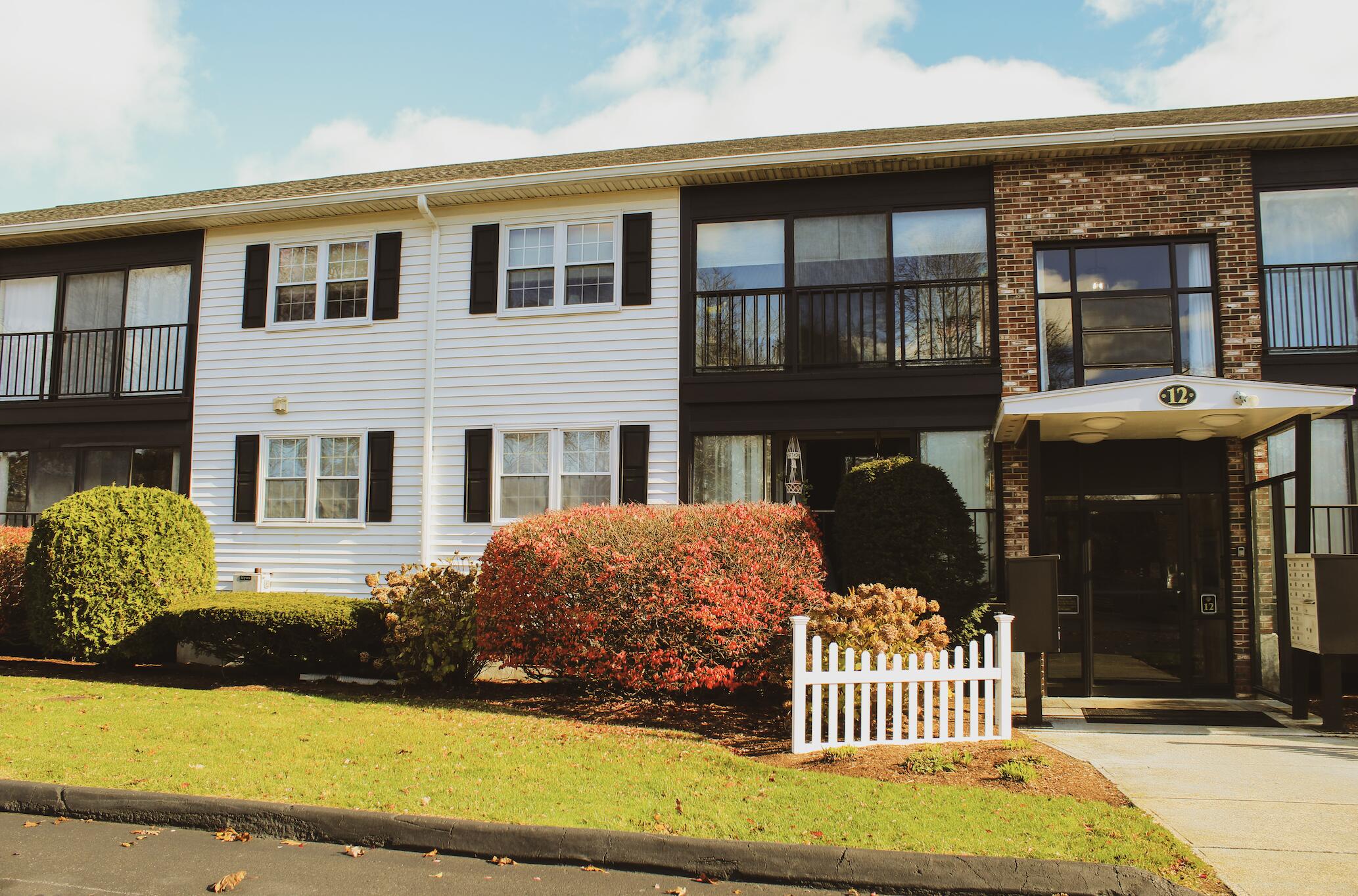 12 Candlewood Lane, Unit Apt 1-6