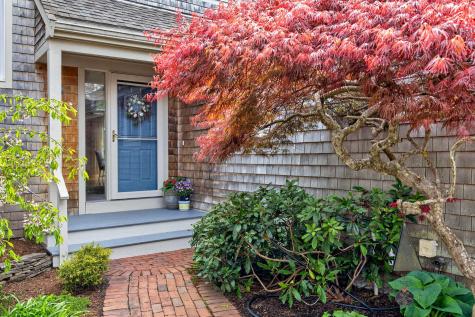 18 Boxwood Circle Yarmouth MA 02675
