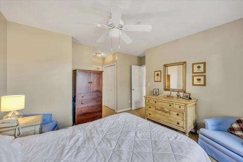 10 Oak Glen Village Yarmouth MA 02675