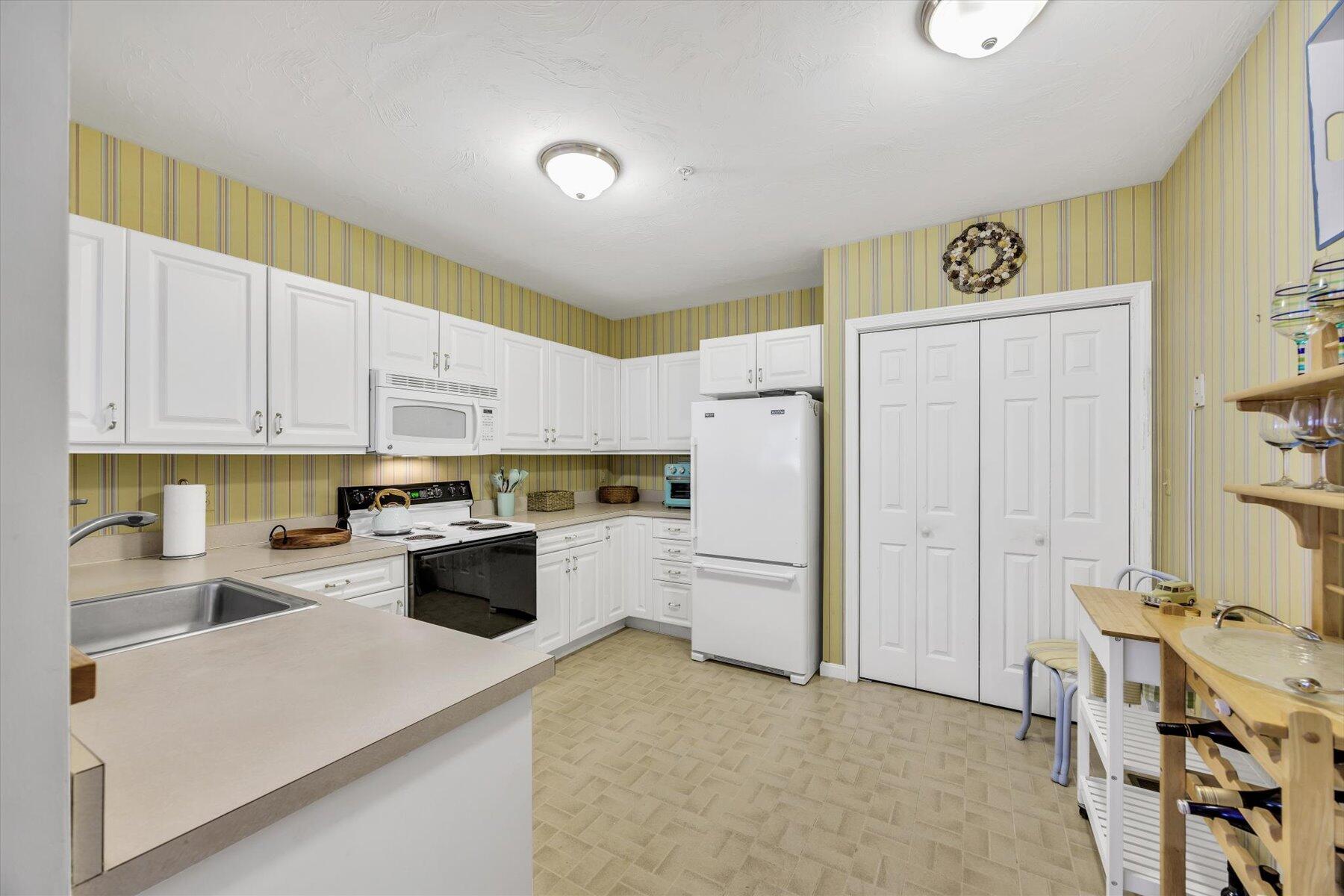 10 Oak Glen Village Yarmouth MA 02675