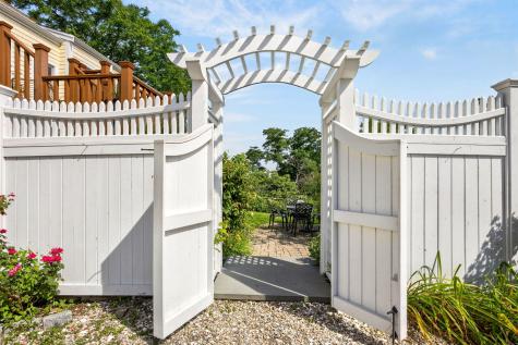 23 Bradford Street Provincetown MA 02657