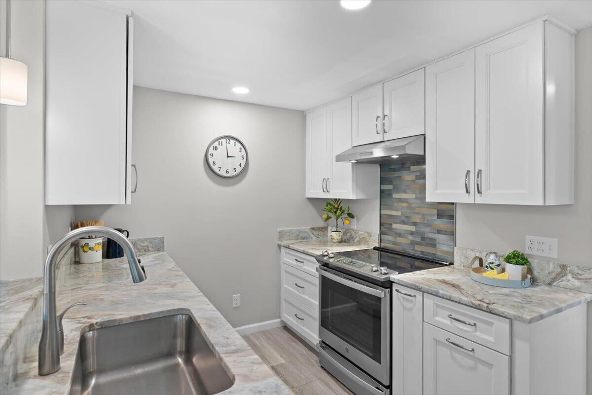 11 Riverview Avenue Mashpee MA 02649