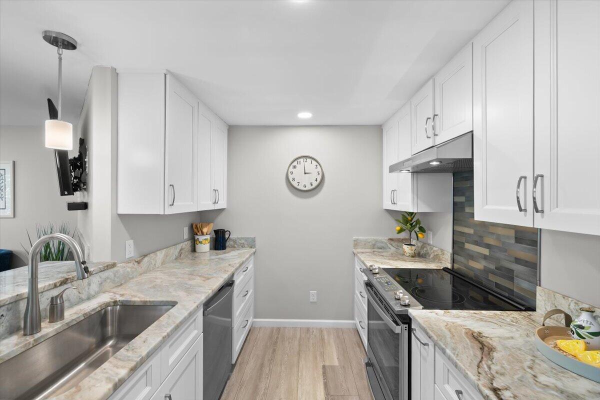 11 Riverview Avenue Mashpee MA 02649