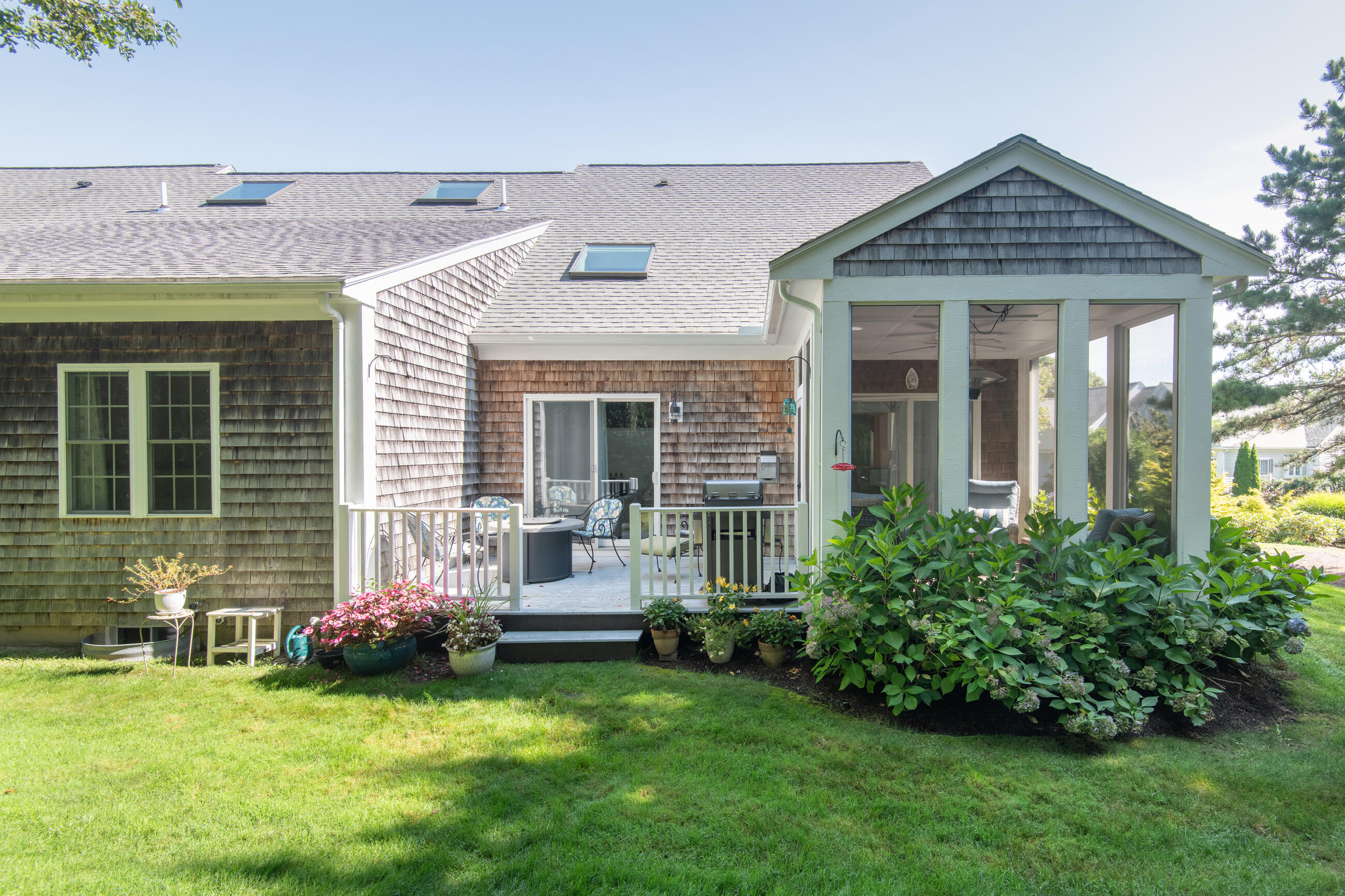 24 Stratford Ridge Mashpee MA 02649
