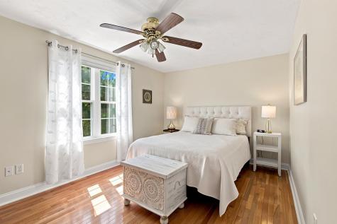 24 Stratford Ridge Mashpee MA 02649