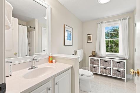 24 Stratford Ridge Mashpee MA 02649