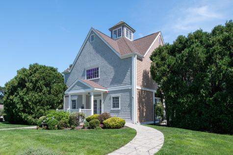 24 Stratford Ridge Mashpee MA 02649
