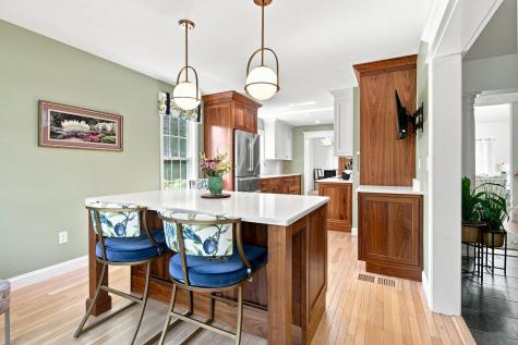 24 Stratford Ridge Mashpee MA 02649