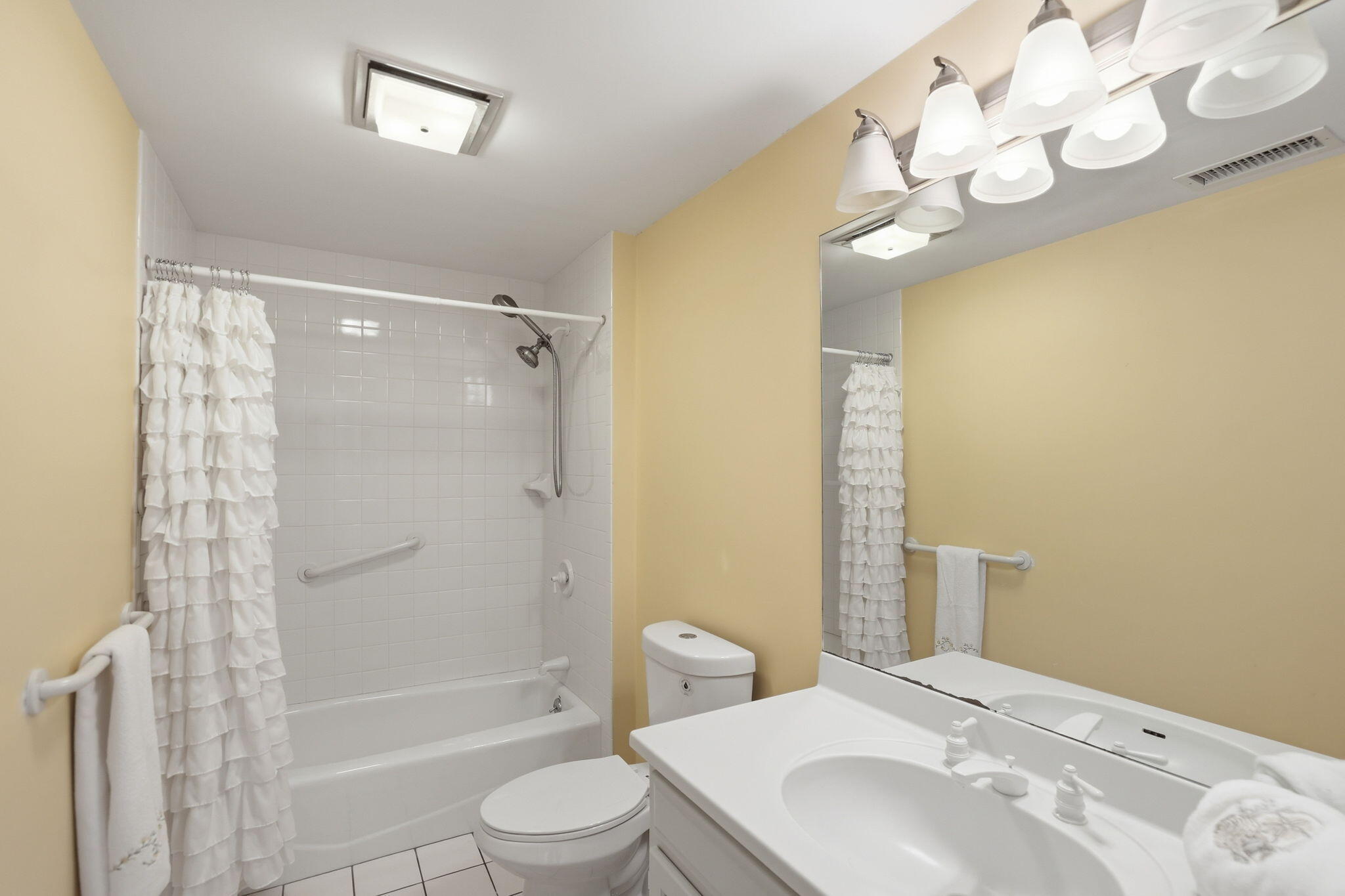 15 Pleasant Street Harwich MA 02646