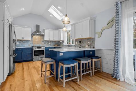 16 Second Avenue Osterville MA 02655