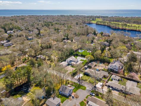 16 Second Avenue Osterville MA 02655