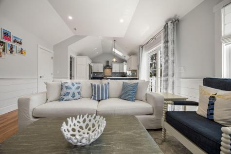 16 Second Avenue Osterville MA 02655