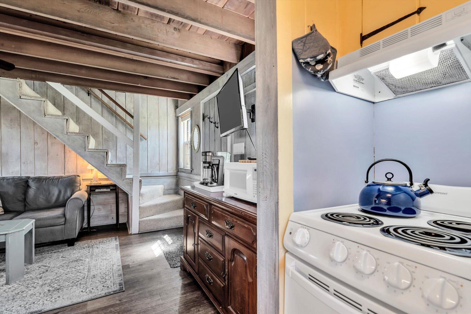 12 Vanduzer Road Cummaquid MA 02630