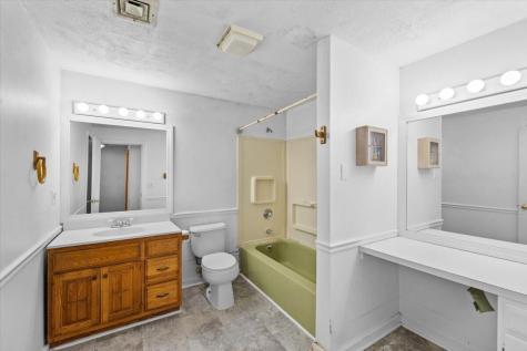 21 Surrey Lane Buzzards Bay MA 02532