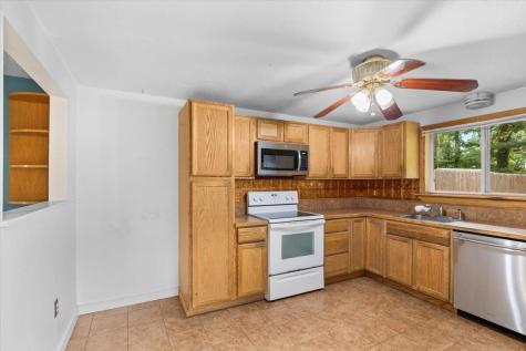 21 Surrey Lane Buzzards Bay MA 02532