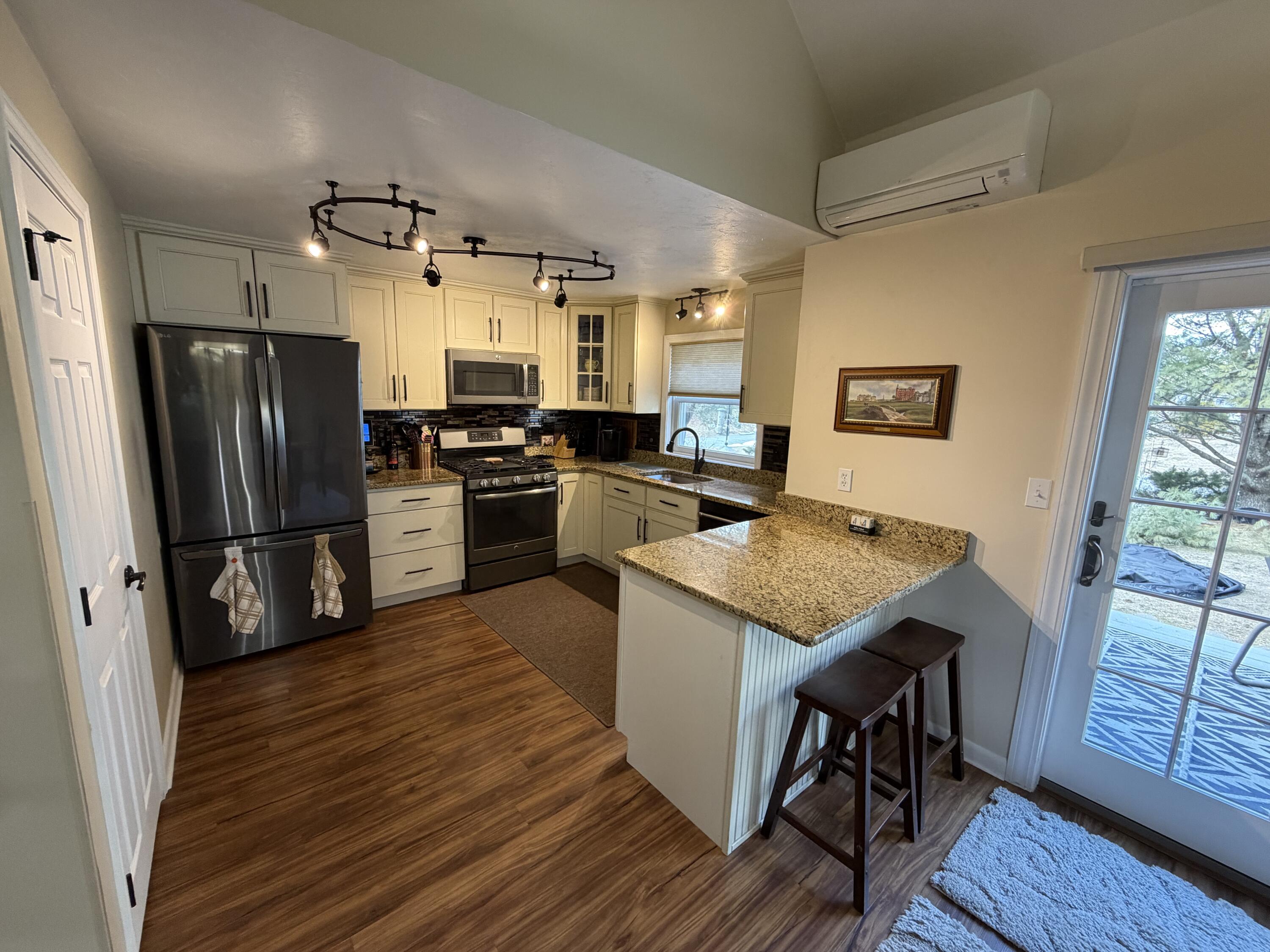 1 Hawthorne Court, Unit C, Bourne MA photo 4