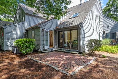 68 Mid-iron Way Mashpee MA 02649