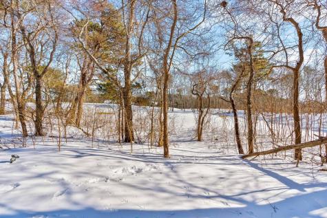 22 Mid Iron Way Mashpee MA 02649