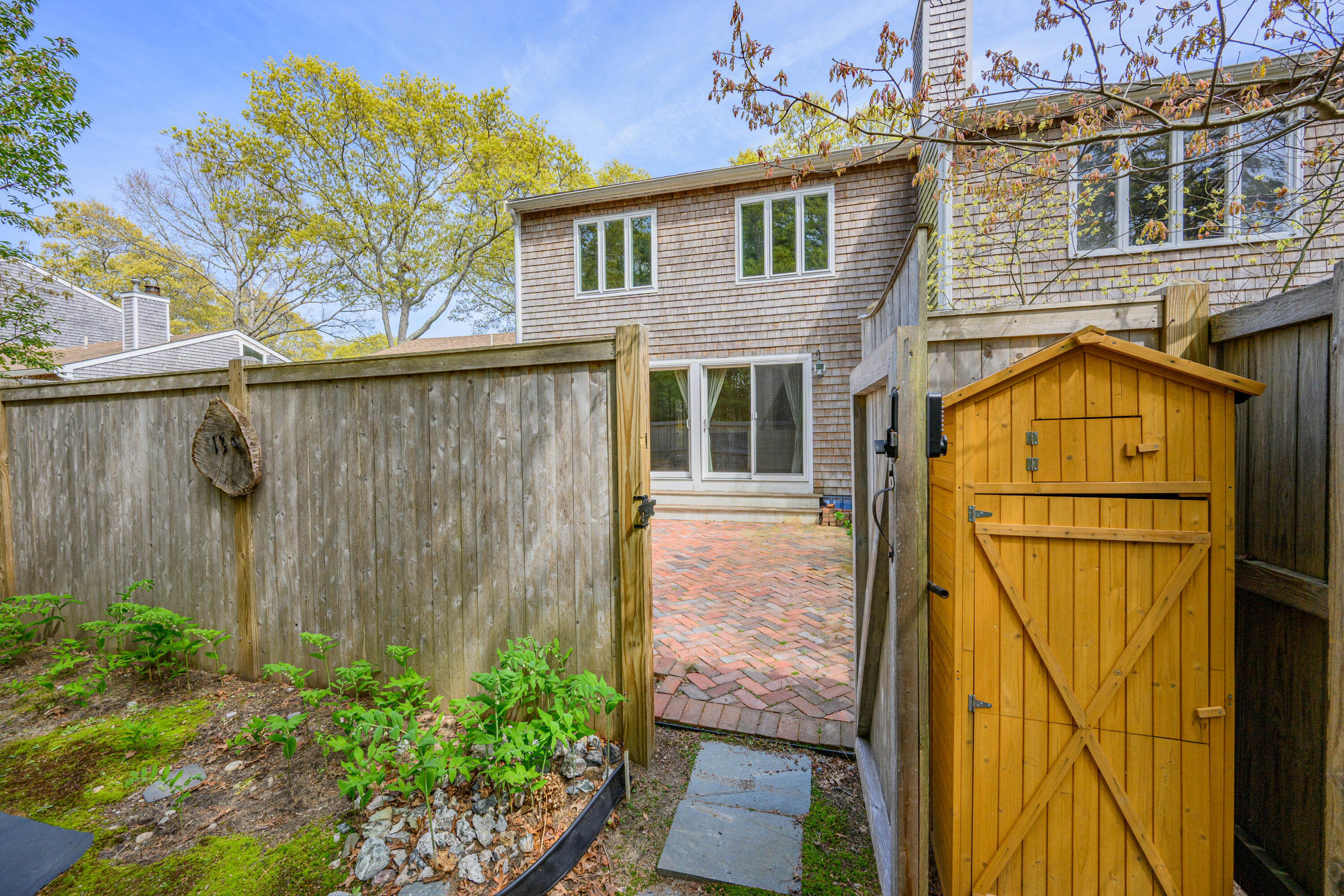 139 Strawberry Falmouth MA 02536
