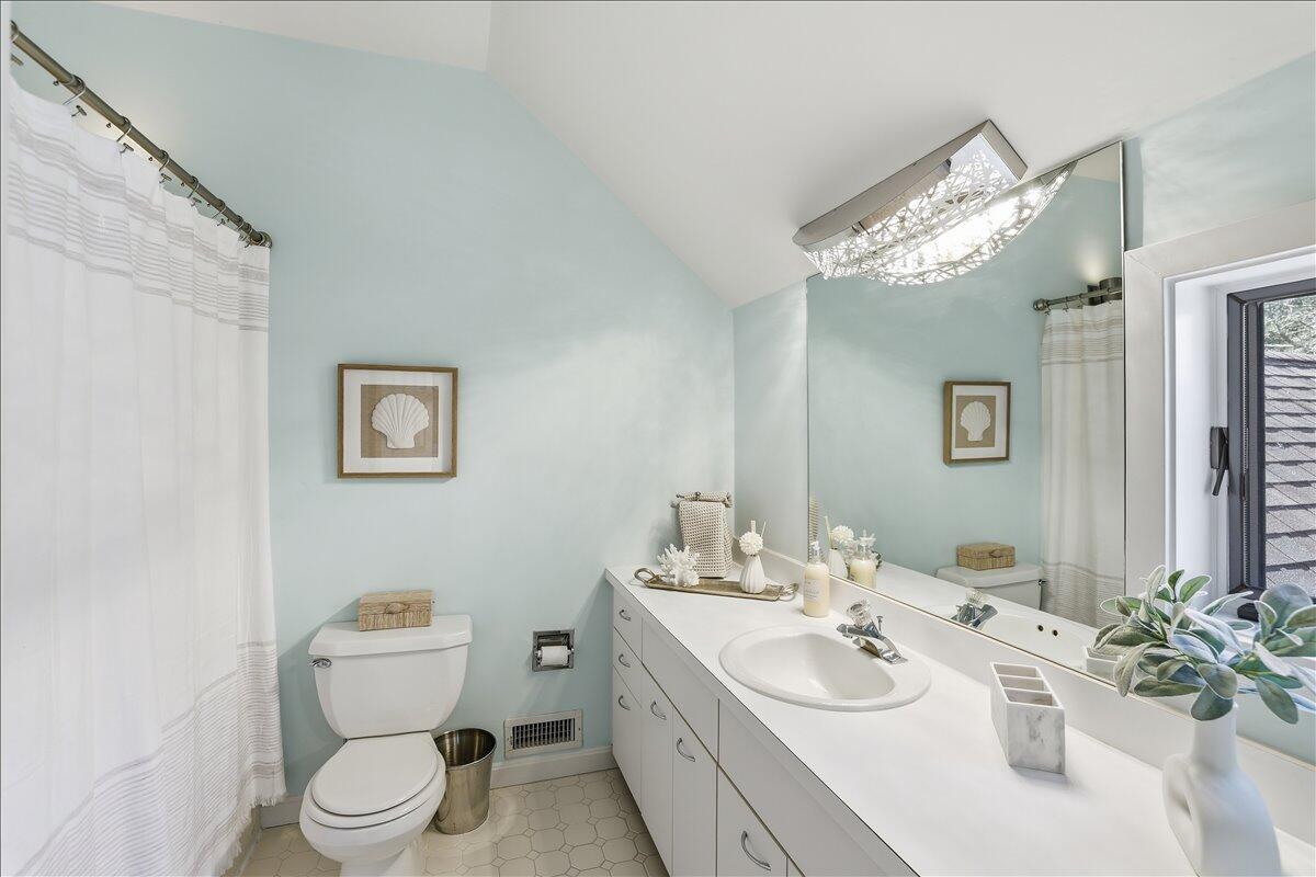 100 Mid-iron Way Mashpee MA 02649