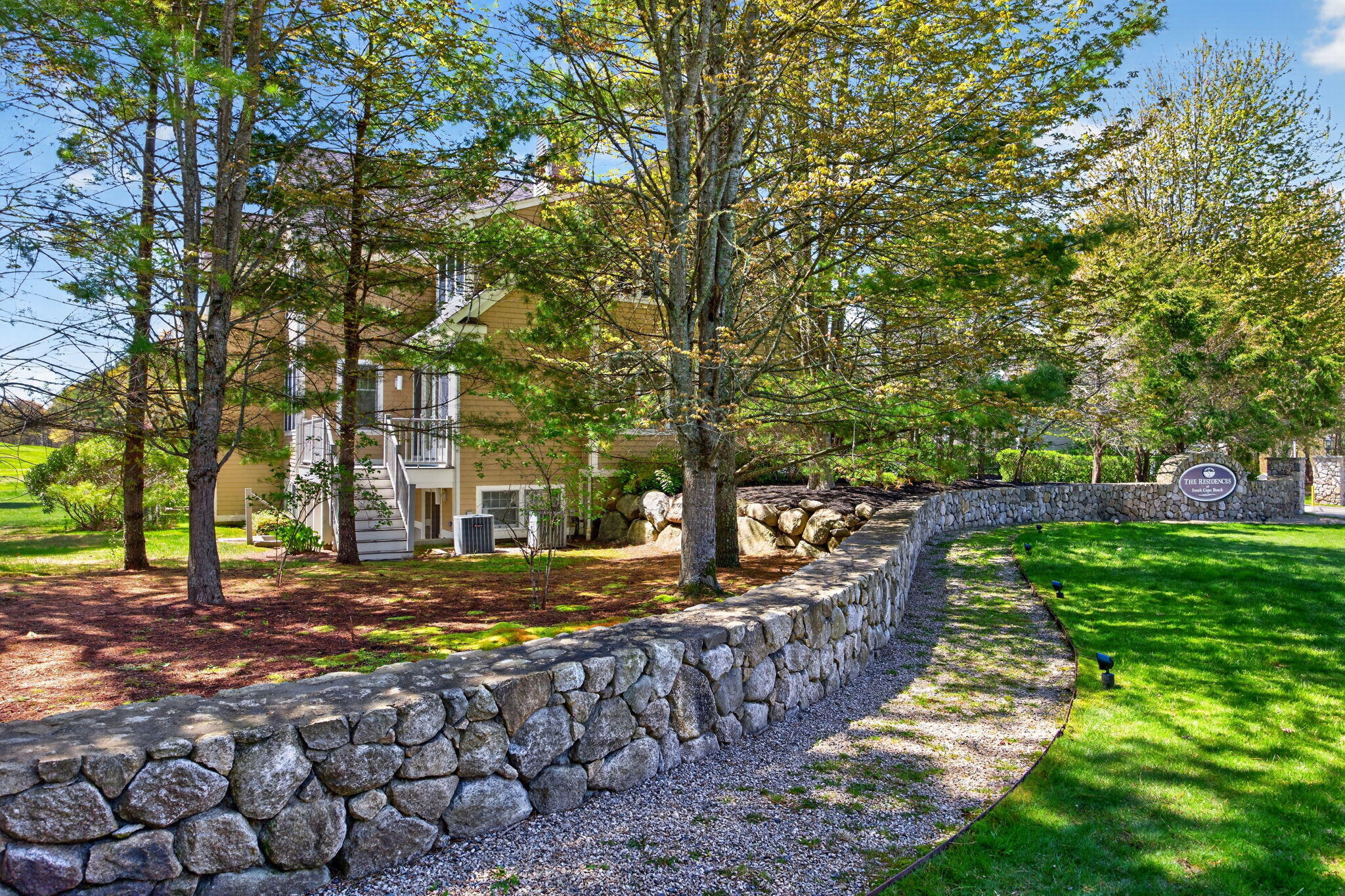 2 Quinns Way Mashpee MA 02649