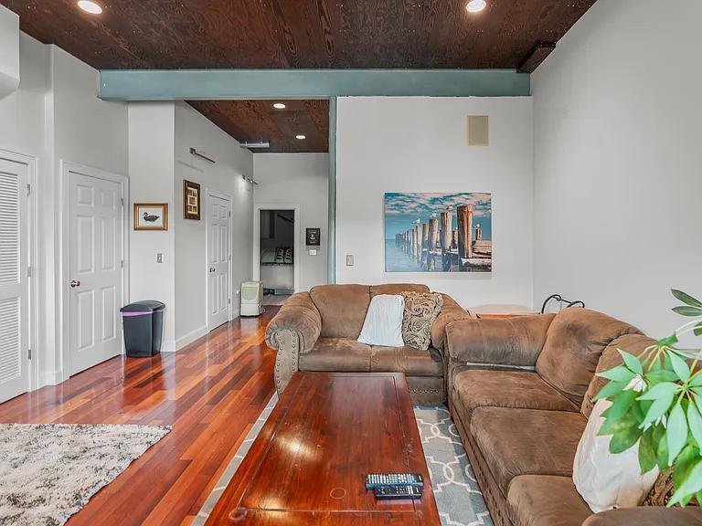 15 Riverview Avenue Mashpee MA 02649