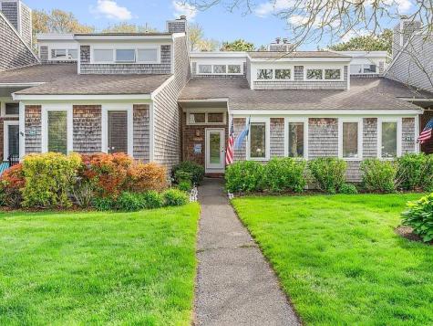 15 Riverview Avenue Mashpee MA 02649