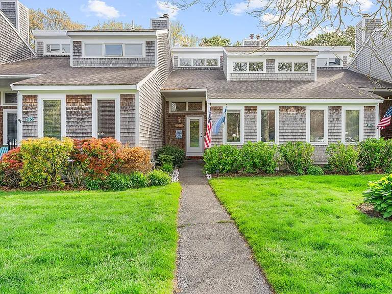 15 Riverview Avenue Mashpee MA 02649