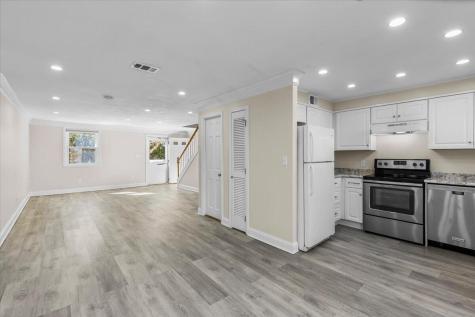 8 Captain Cook Lane Barnstable MA 02632