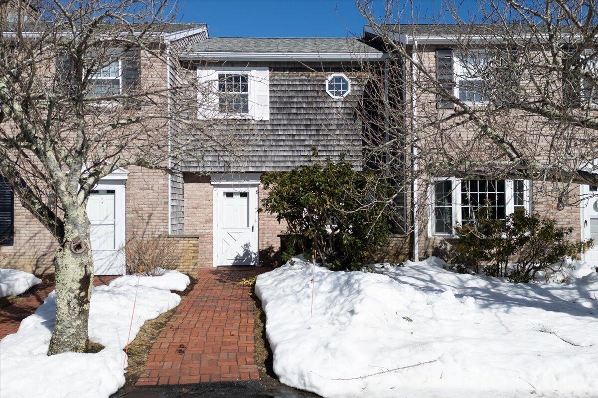 8 Captain Cook Lane Barnstable MA 02632