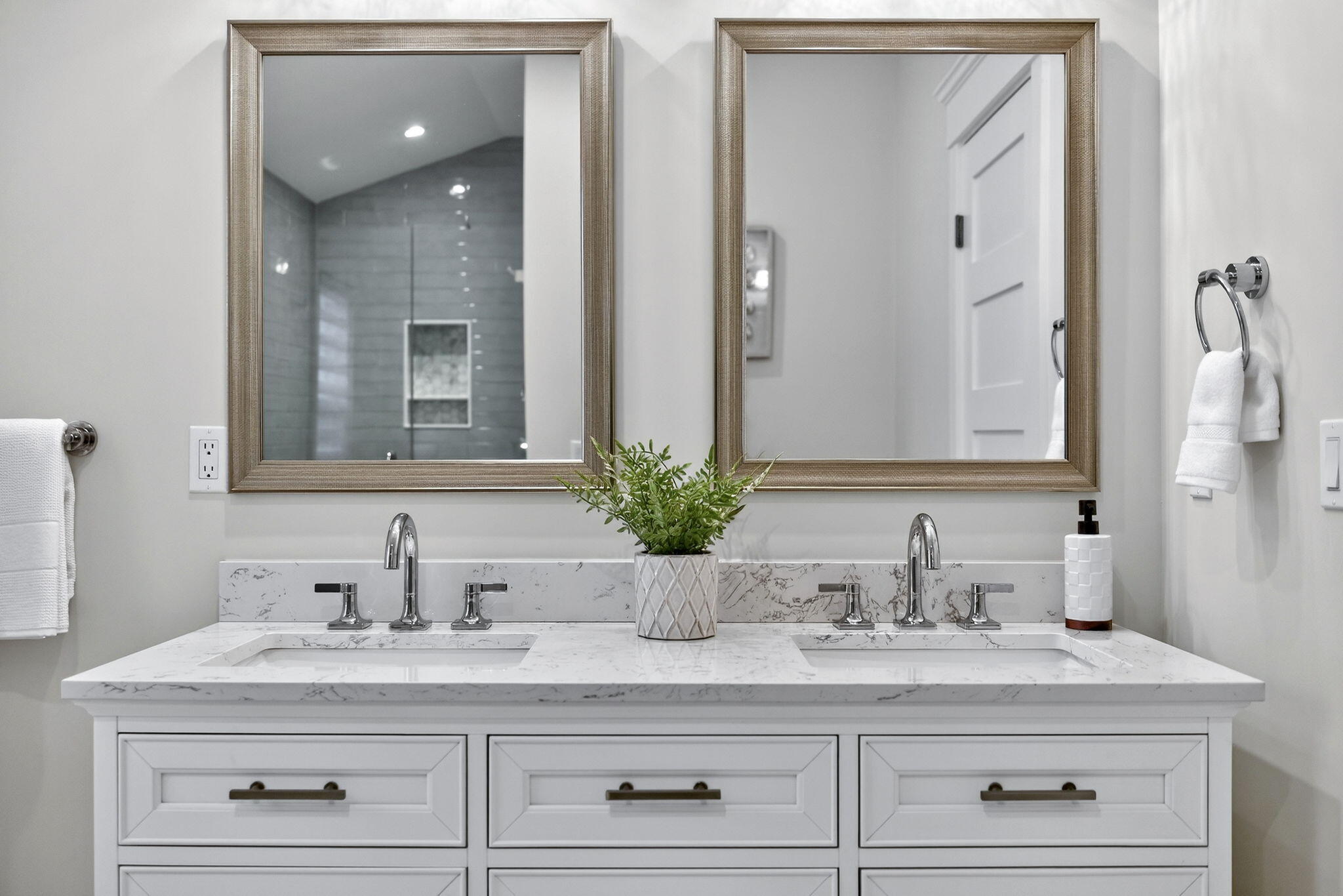 255 Old Main Road Falmouth MA 02556