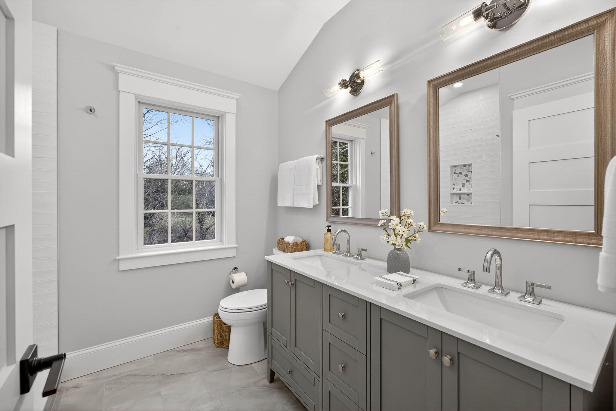 255 Old Main Road Falmouth MA 02556