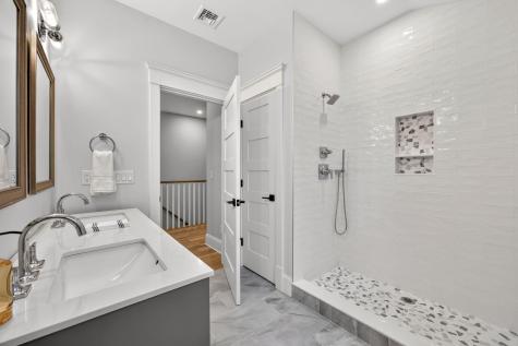 255 Old Main Road Falmouth MA 02556