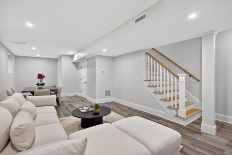 255 Old Main Road Falmouth MA 02556